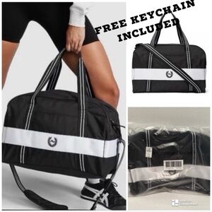 VS PINK NWT Weekender Duffle Bag w/FREE Card Holder Keychain